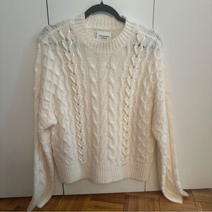 NWT Abercrombie Fluffy Cable Crew Sweater-Medium